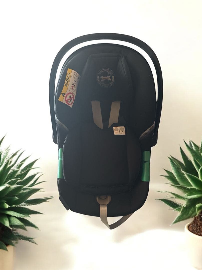 cybex サイベックス　エイトン　チャイルドシート