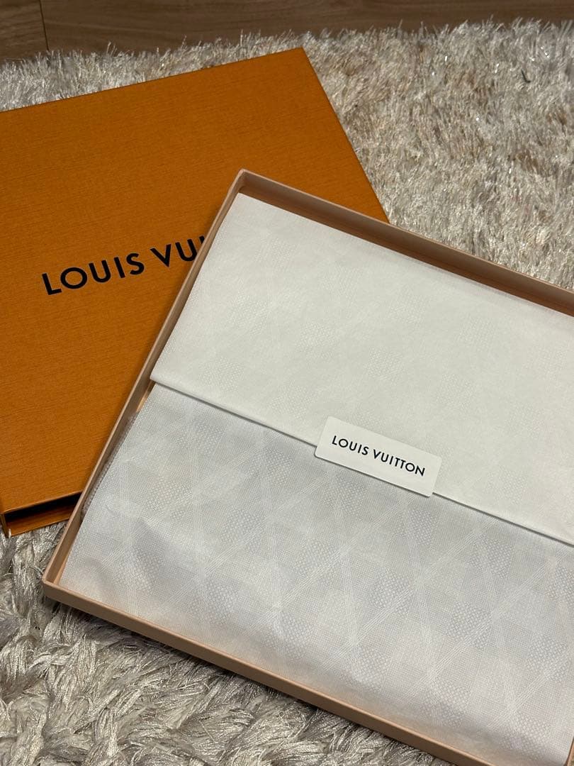 LOUIS VUITTON グレー ニット帽