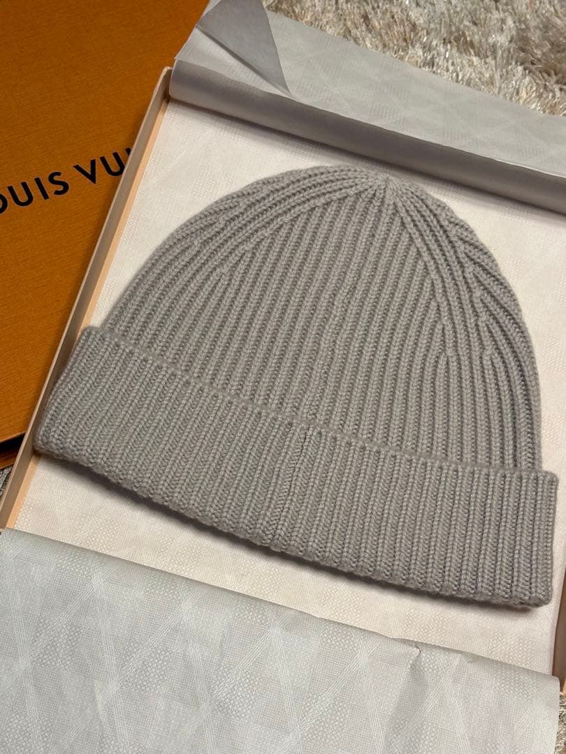 LOUIS VUITTON グレー ニット帽