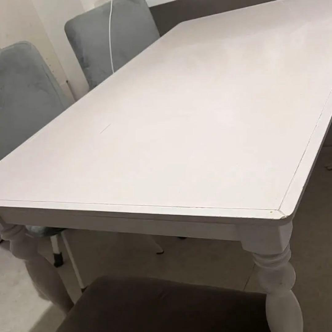 専用フランフラン　ホワイトダイニングテーブル シンプルデザイン１３０✖️80
