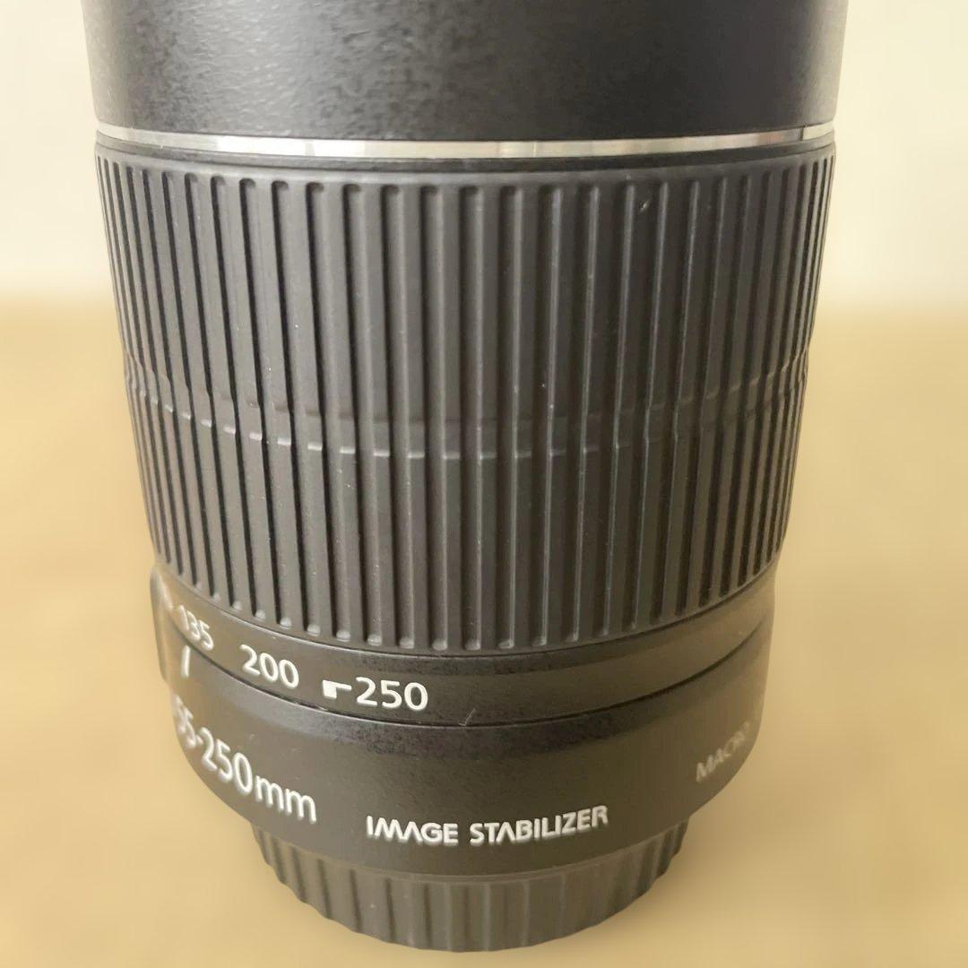 Canonズームレンズ。55〜250mm MACRO 1.1m／3.6ft