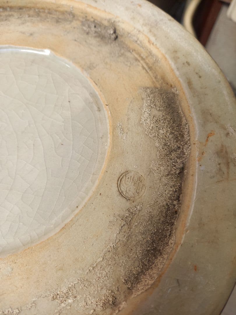 高さは、30cm　口20cm大きな壺