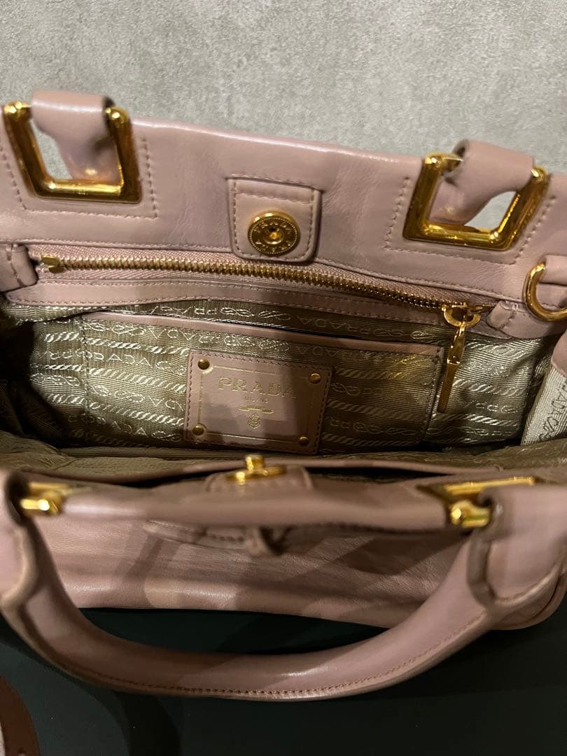 PRADA ピンク レザー ハンドバッグ