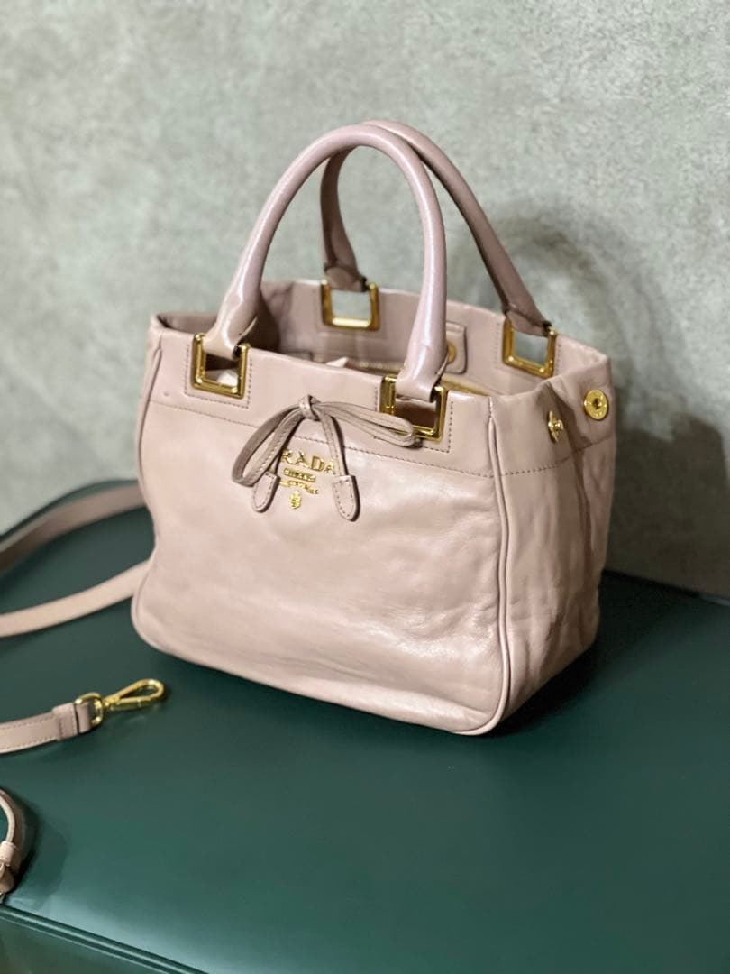 PRADA ピンク レザー ハンドバッグ