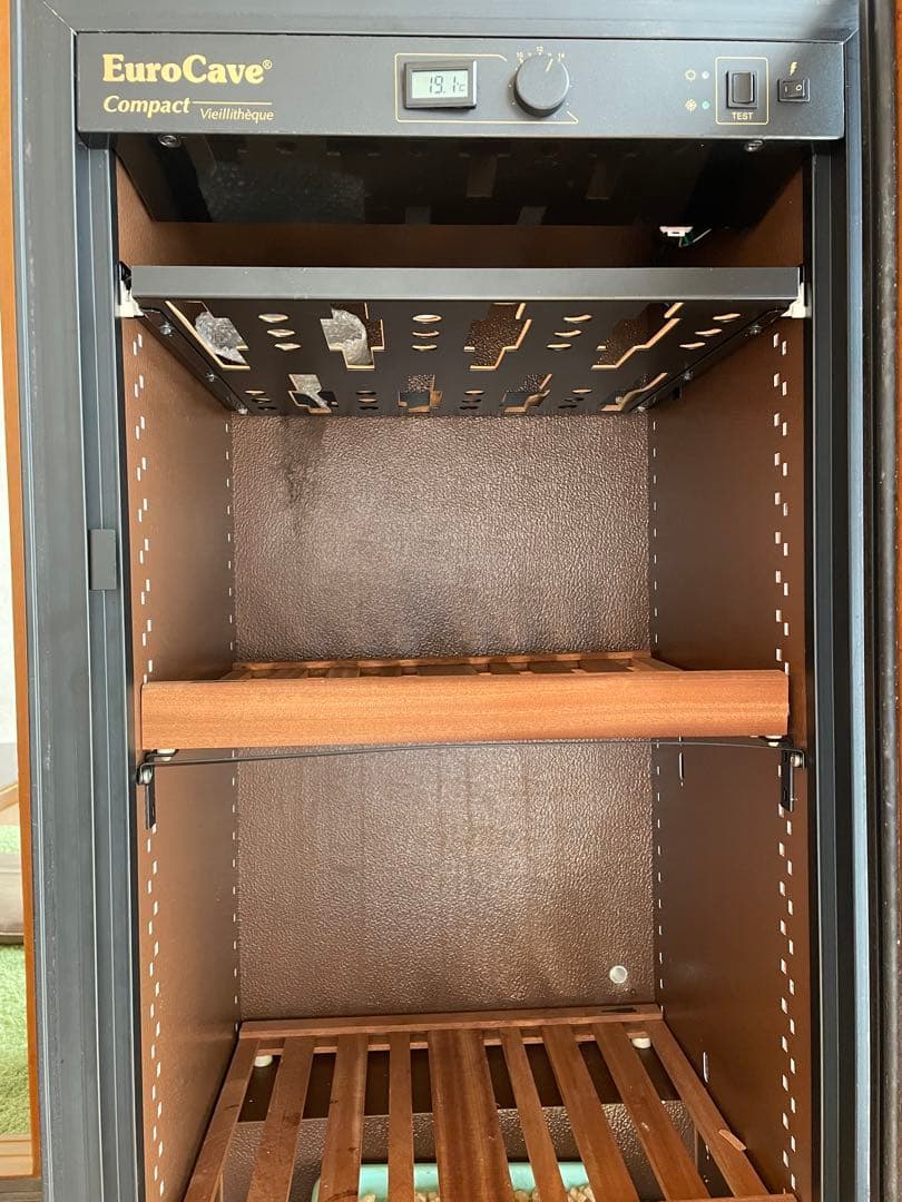 ユーロカーブ eurocave ワインセラー V-156T - メルカリ