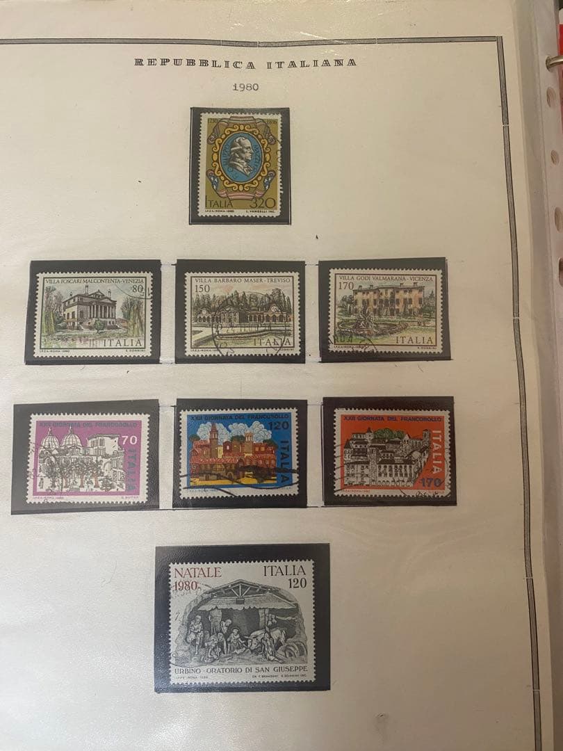 (N38) 切手コレクション イタリアの238切手