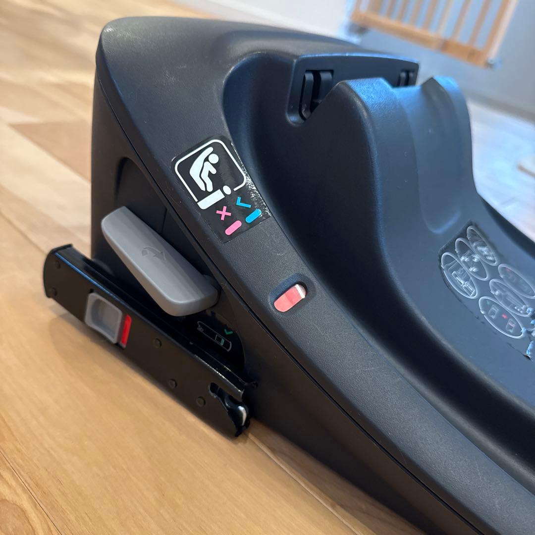 チャイルドシート　サイベックス cybex ベースone