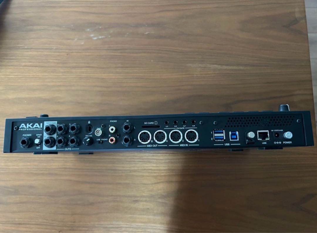 2025年2月販売終了】AKAI MPC Live II - メルカリ