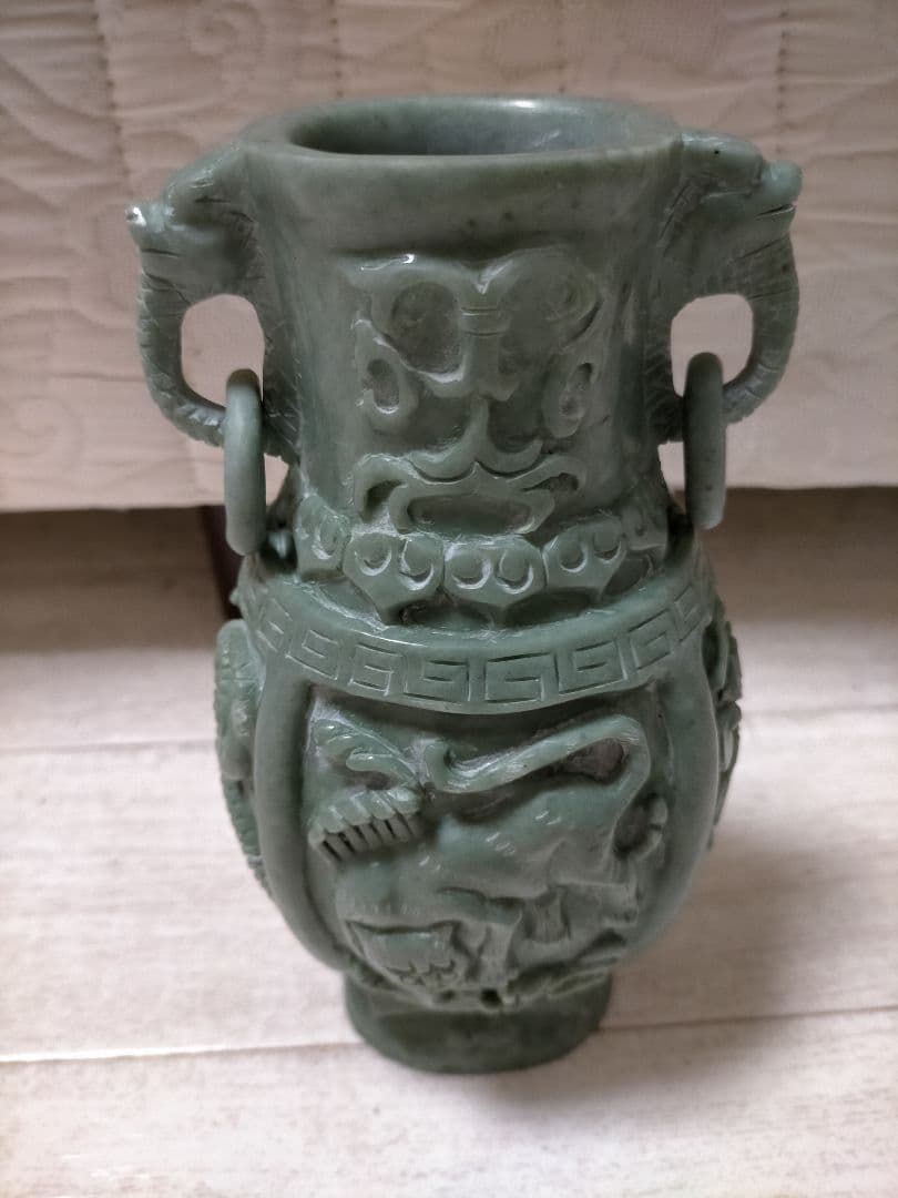 中国の和田碧玉四神文双耳壺、骨董品