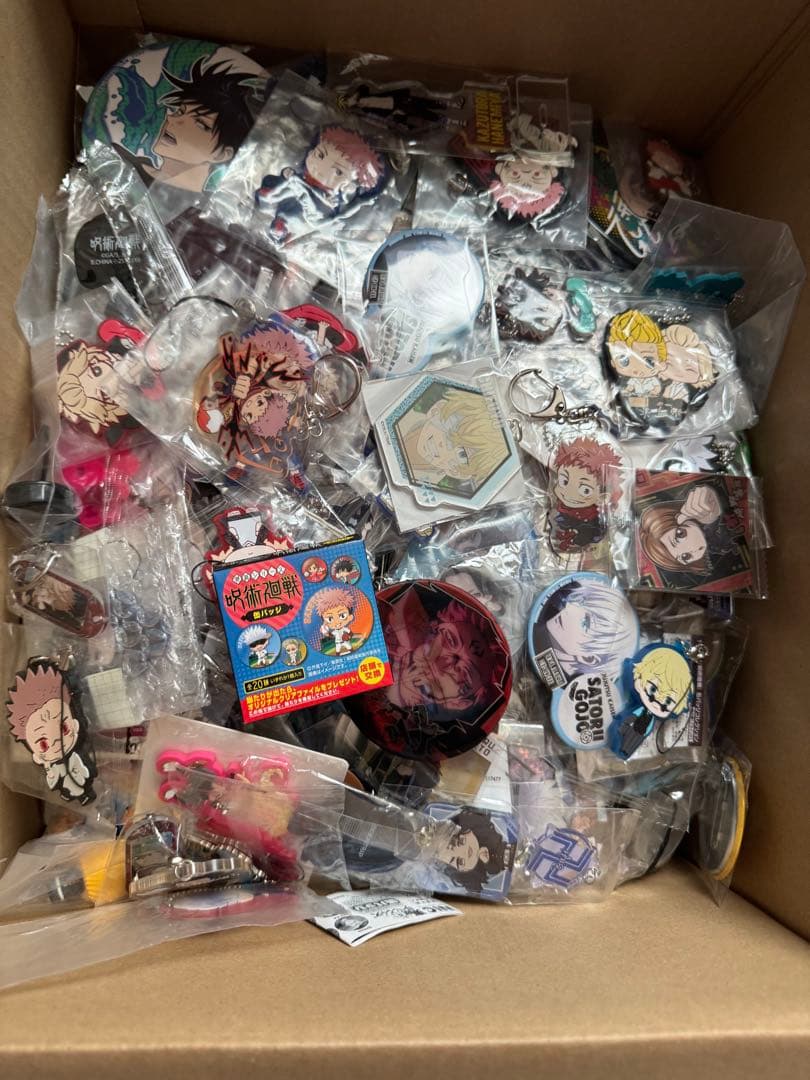 3日間限定半額セール！！！グッズ　大量　缶バッジ多め　100点以上　早いもの勝ち