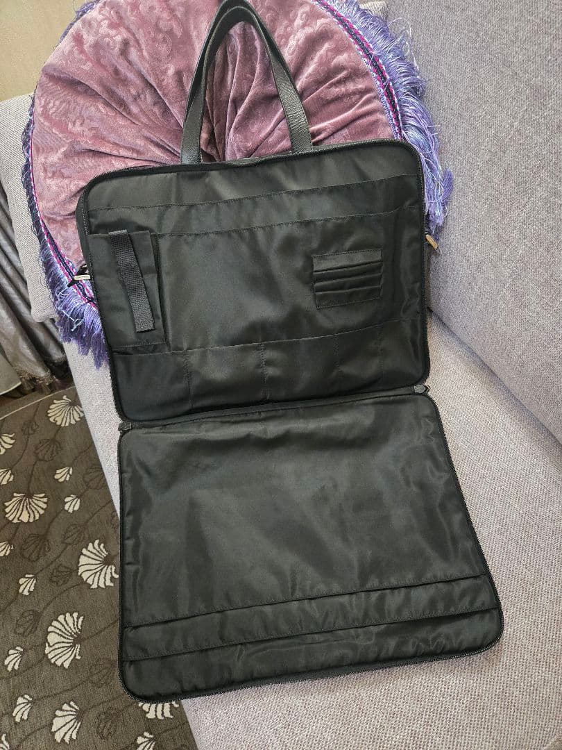 再！お値下げしました。PRADA　プラダ　ブリーフケース ビジネスバッグ　未使用