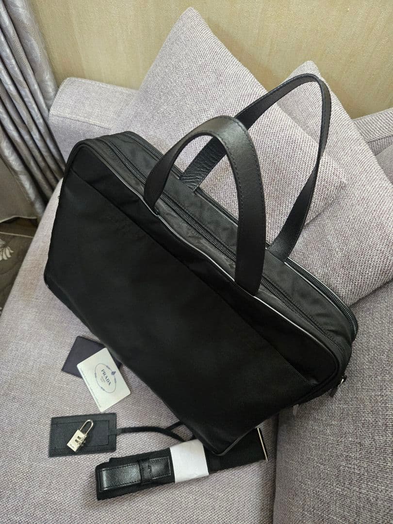 再！お値下げしました。PRADA　プラダ　ブリーフケース ビジネスバッグ　未使用