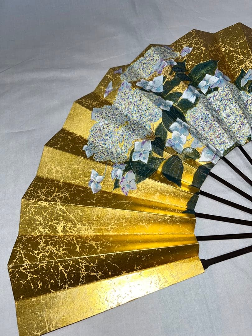 金もみ松に紅葉の柄金もみ額紫陽花の柄仕舞扇