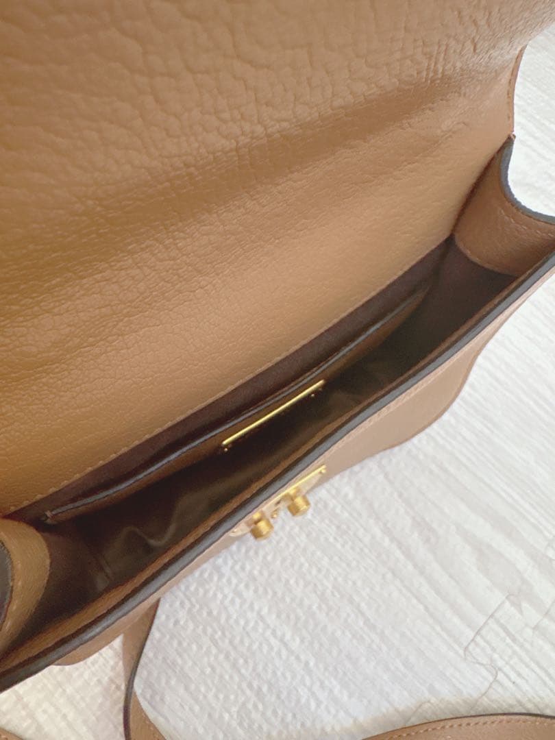 Miu Miu ベージュショルダーバッグ