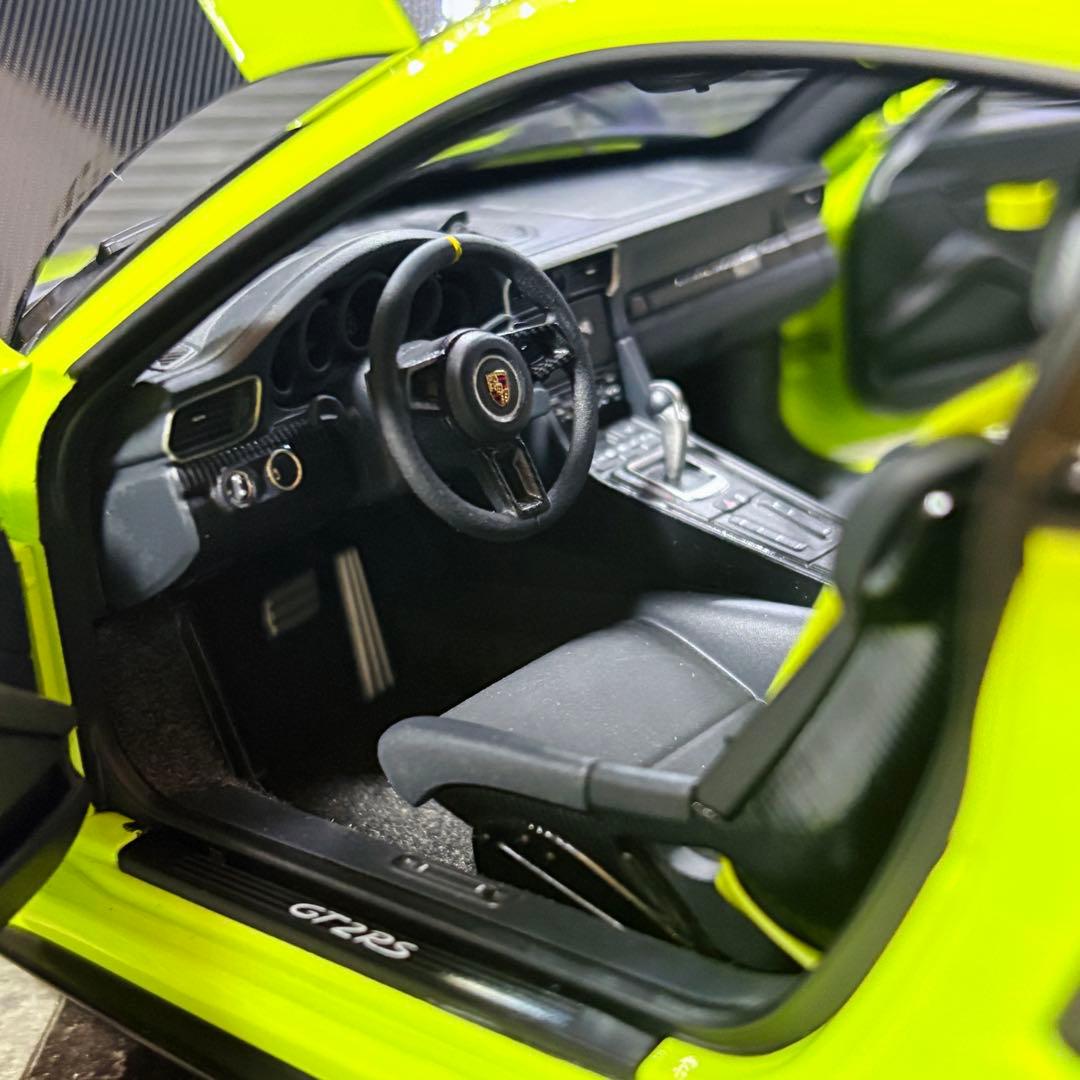 1/18 AUTOart ポルシェ 911 GT2 RS ヴァイザッハPKG