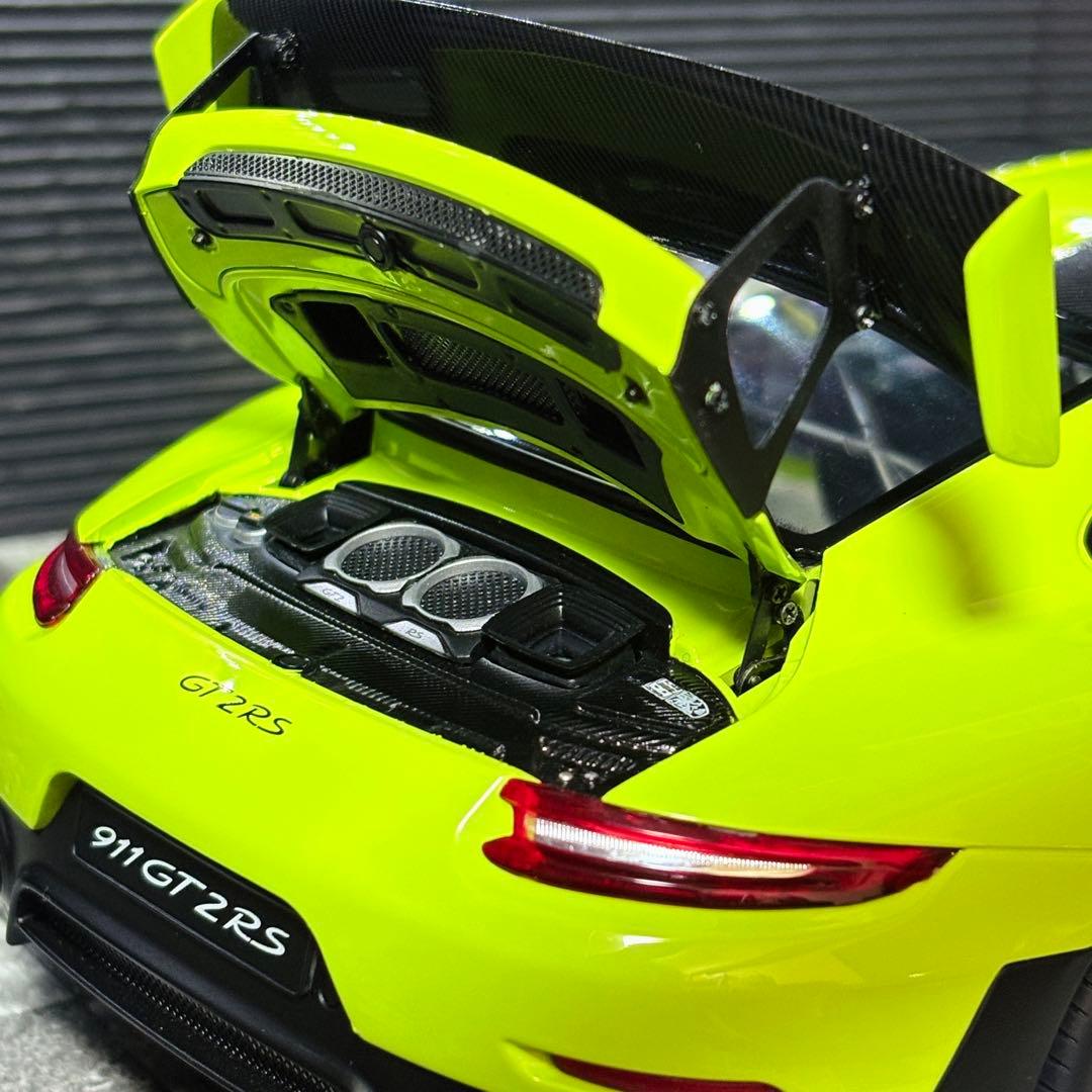 1/18 AUTOart ポルシェ 911 GT2 RS ヴァイザッハPKG