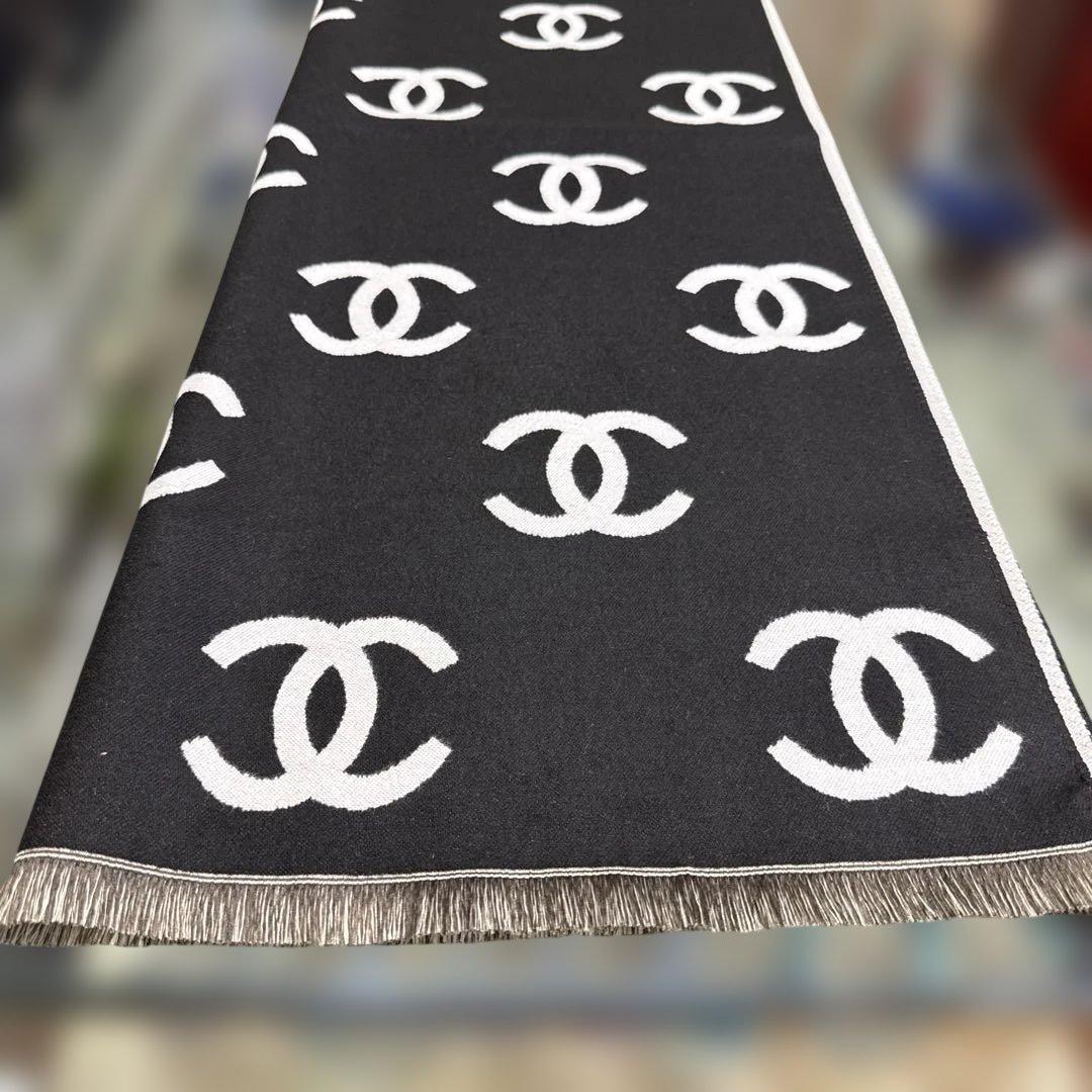 ノベルティCHANELリバーシブルストール ロゴマフラー ブラック
