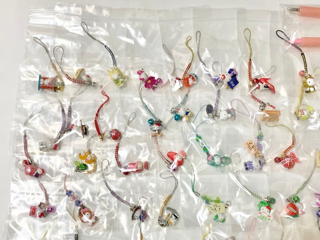 ご当地キティ　キーホルダー　ストラップ　ペン　170個セット　サンリオ