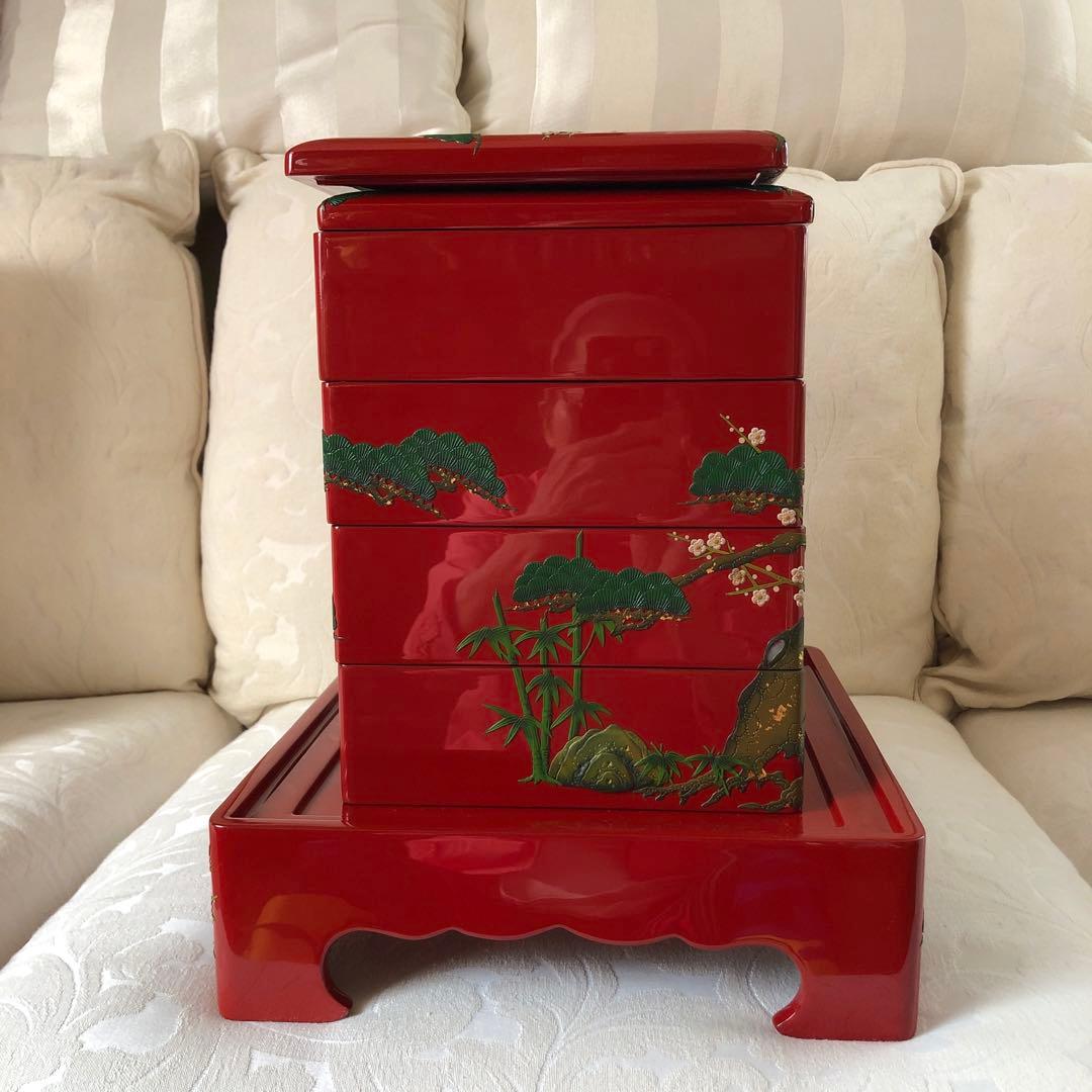 新品未使用　琉球漆器台付四段重 松　竹　梅　鶴　亀