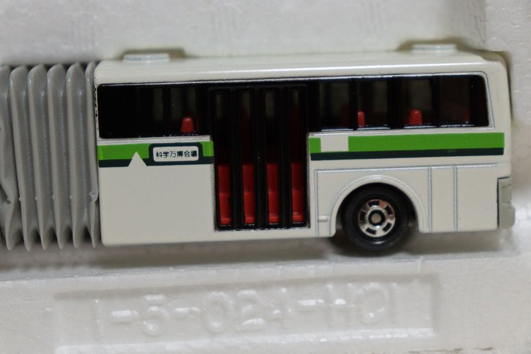 ロングトミカ　VOLVO 富士重工　連節バス　L4 EXPO85 トミカ