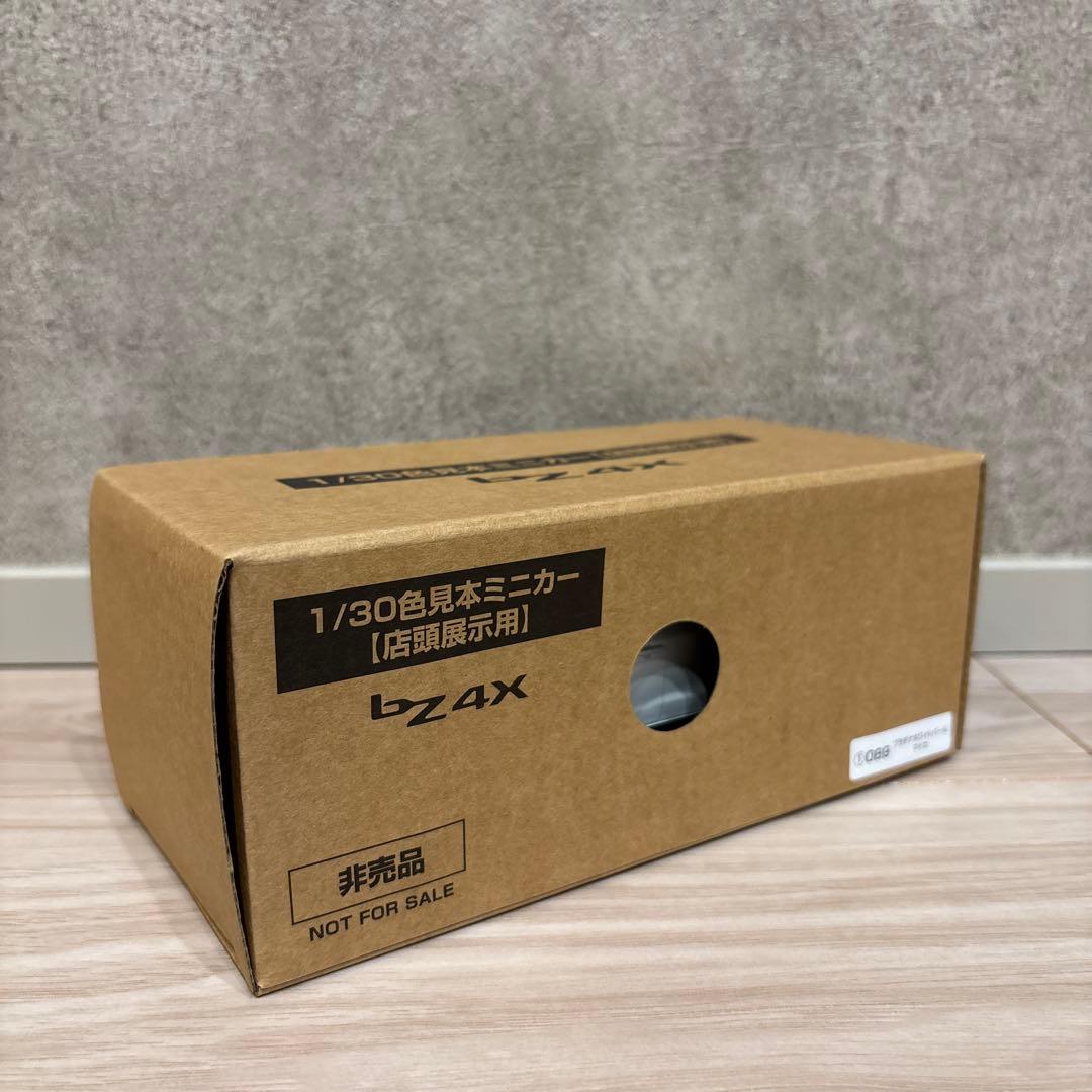 [非売品]トヨタ 新型bz4X ミニカープラチナホワイトパールマイカ