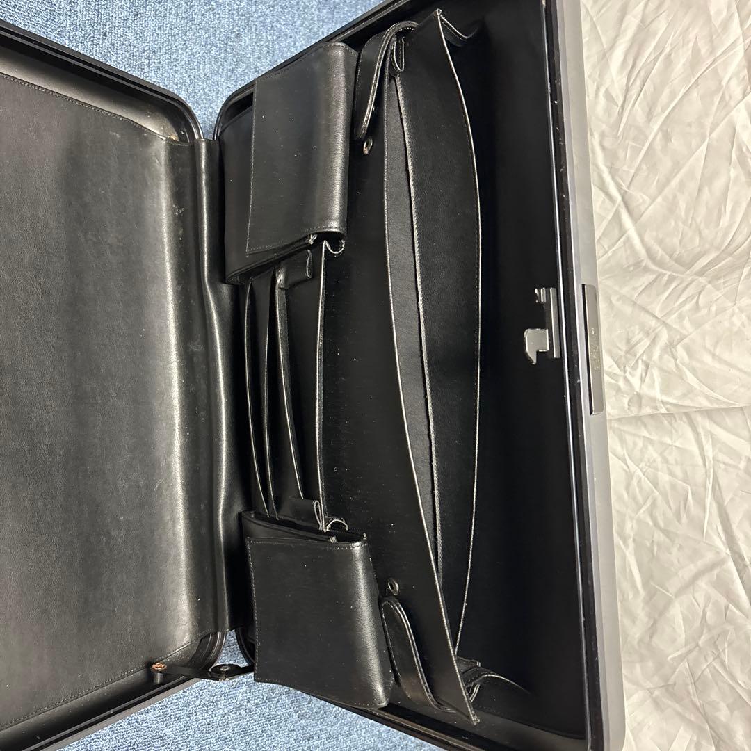 2こ　ゼロハリバートン　ZERO HALL BURTTON アタッシュケース