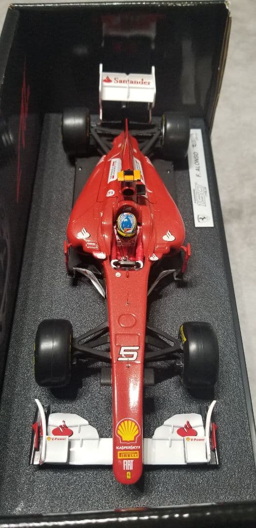 マテル　フェラーリ 150°ITALIA　F.アロンソ　1/18