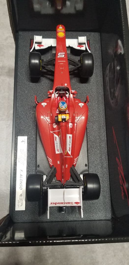 マテル　フェラーリ 150°ITALIA　F.アロンソ　1/18