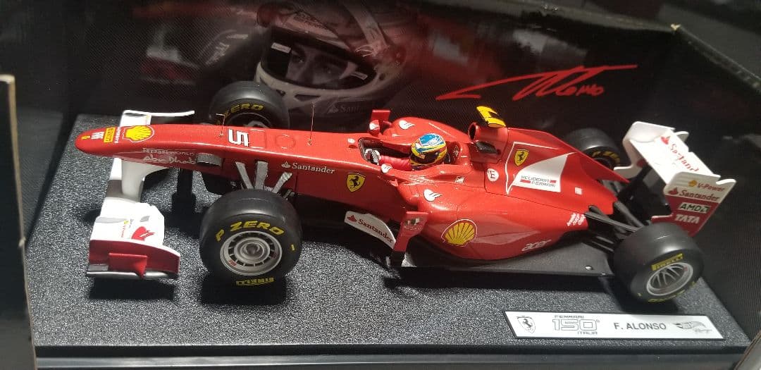 マテル　フェラーリ 150°ITALIA　F.アロンソ　1/18