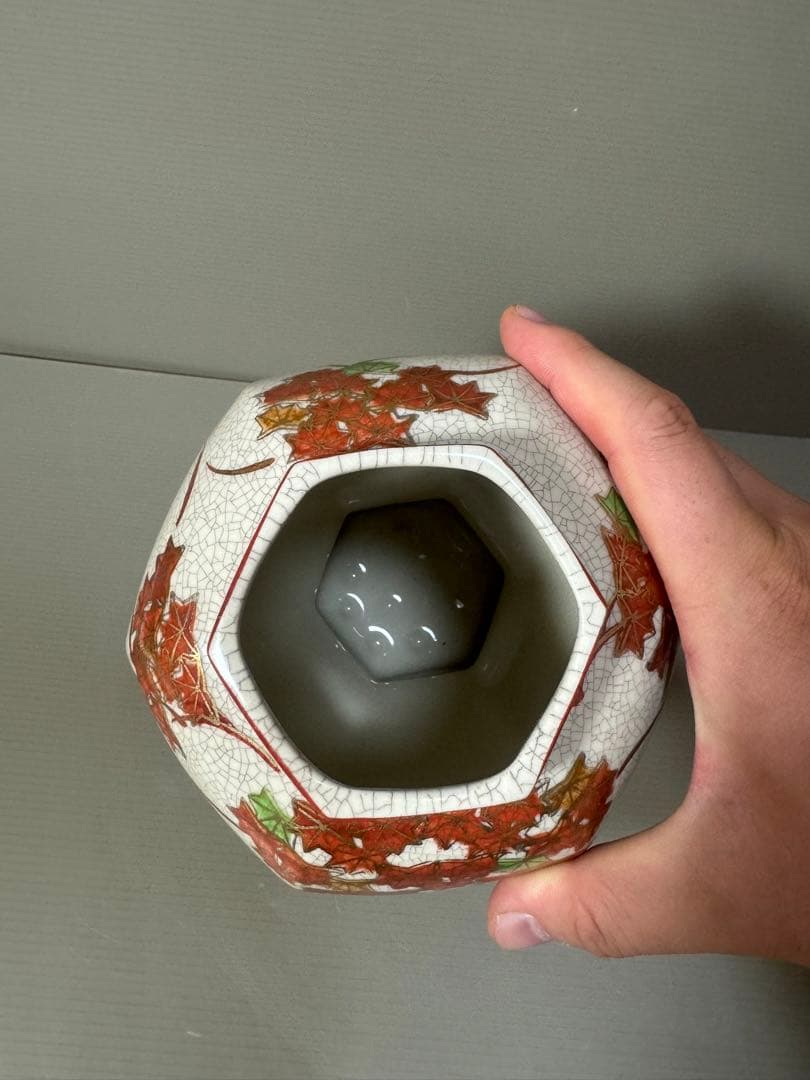 2155 薩摩焼 丸十字紋 色絵金彩花葉文沈香壺金彩