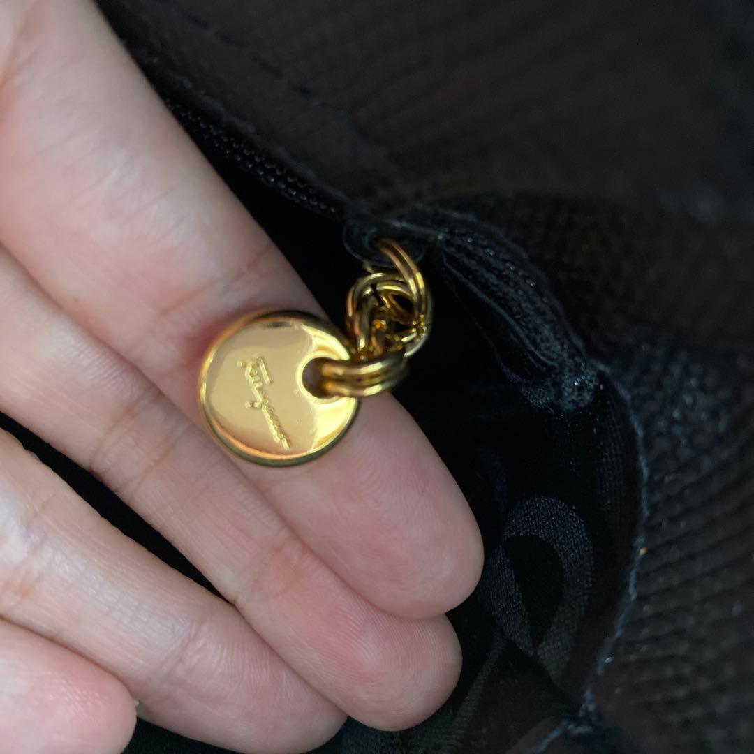 Salvatore Ferragamoハンドバッグ ヴァラリボン バケツバケット