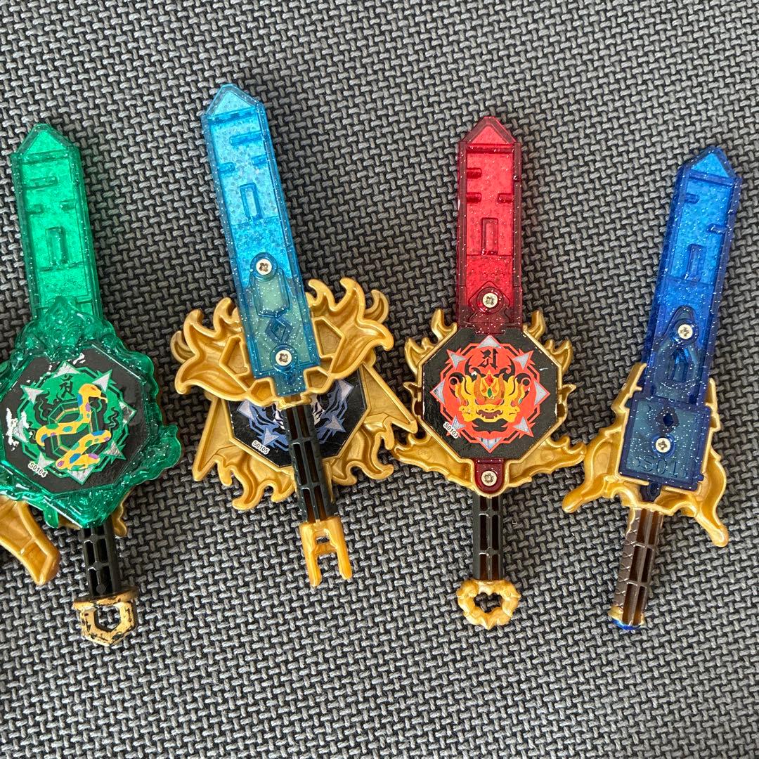 妖怪ウォッチオーガ DX妖聖剣＆妖怪アーク メダルまとめ売り