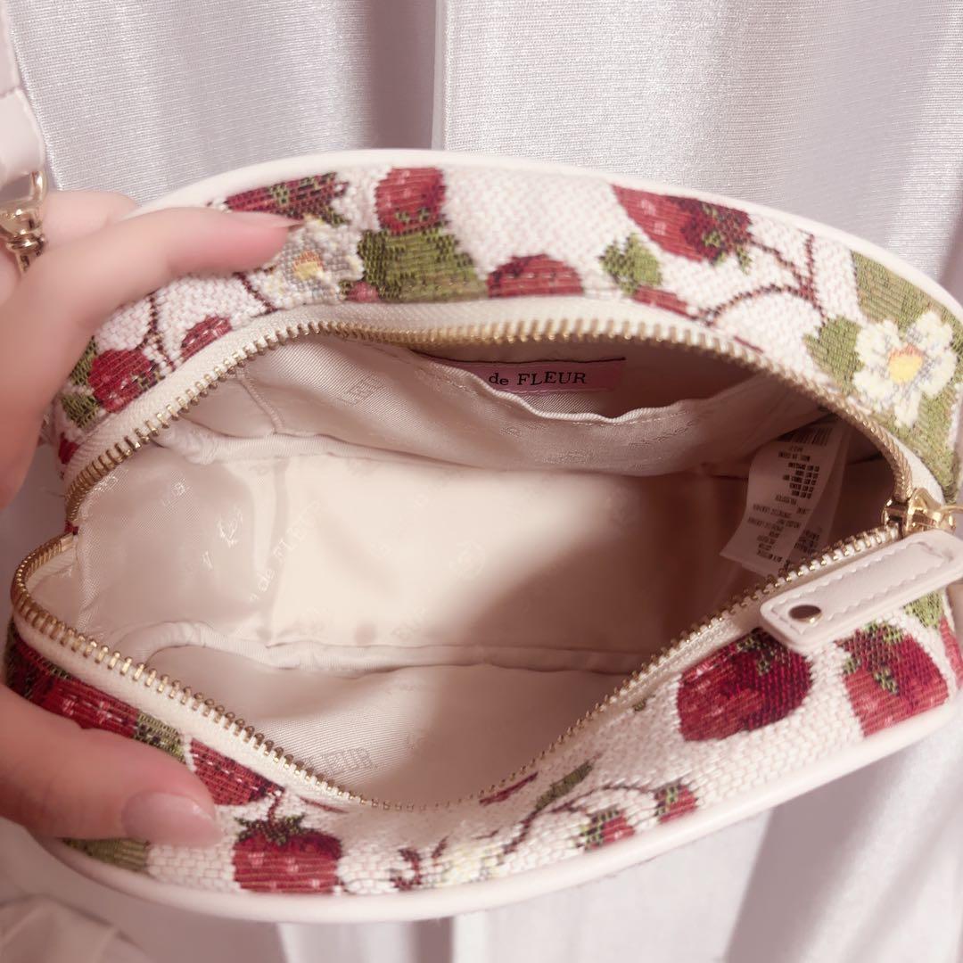 に*ち様 Maison de FLEUR いちごゴブランショルダーバッグ
