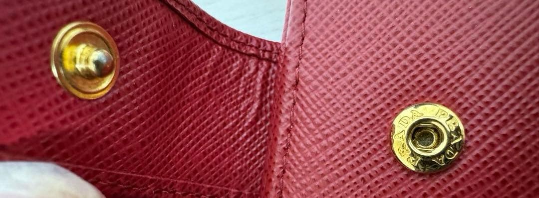 PRADA 二つ折り 財布