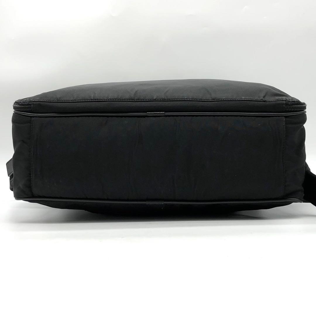 プラダ ビジネスバッグ 2way 三角ロゴプレート チャーム ナイロン レザー