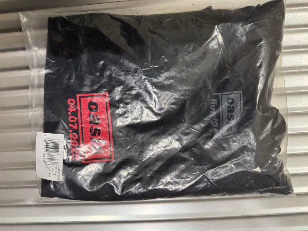 XL 新品未開封【正規品】oasis 再結成初日 カーディフ公演Tシャツ