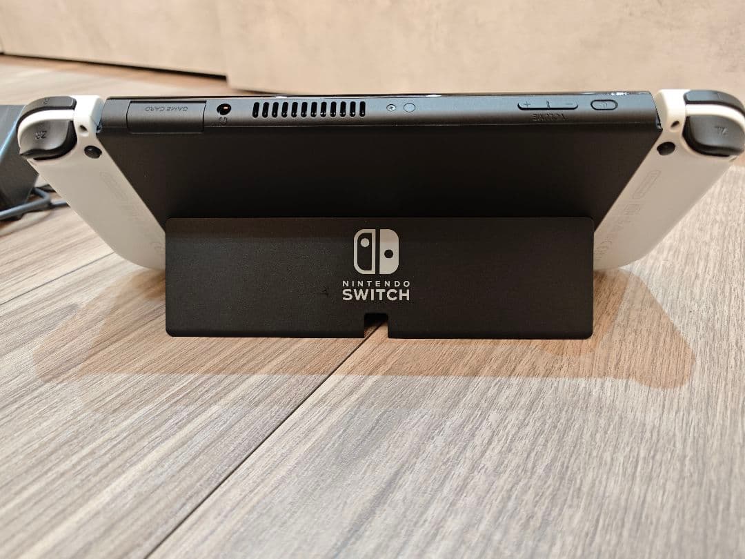 Nintendo Switch （2023）OLED ホワイト 本体 充電器付き