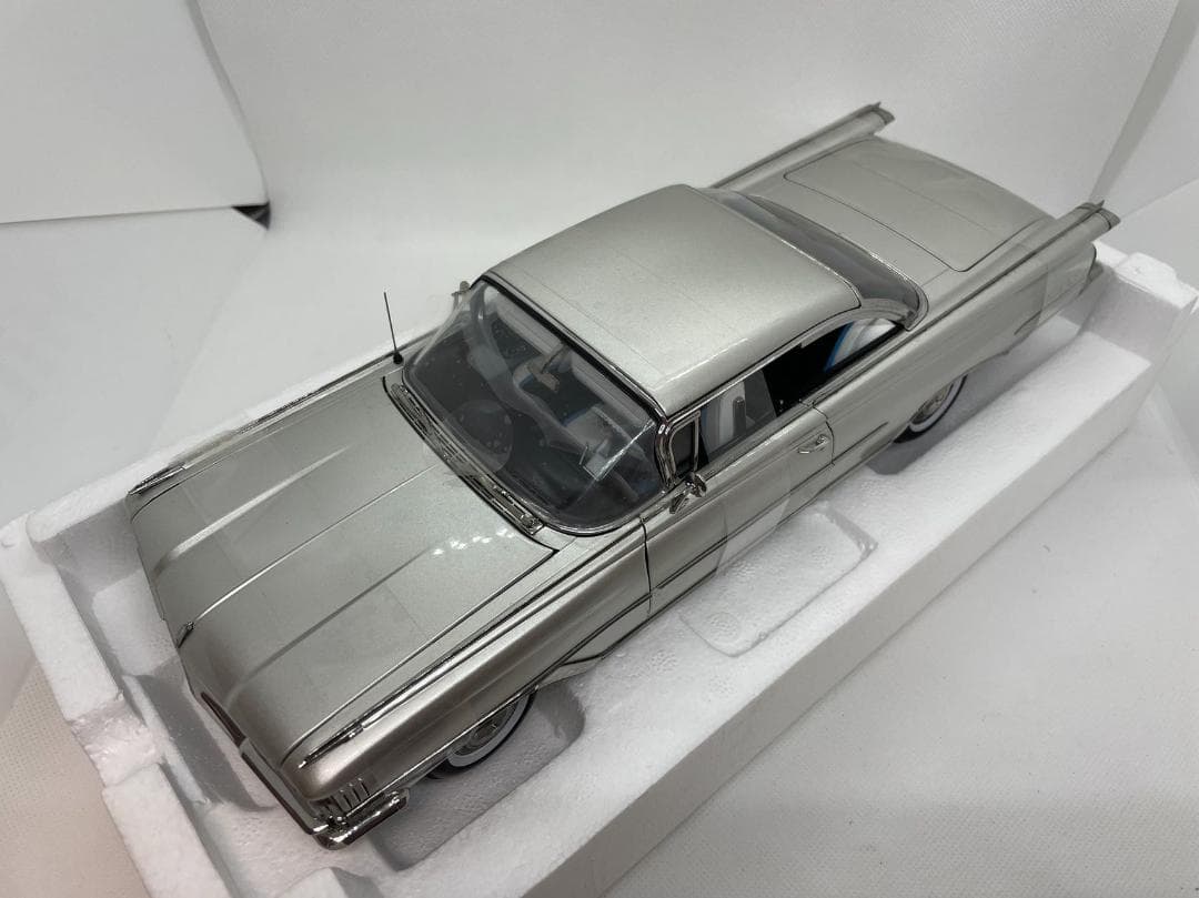 105-007 サンスター 1/18 Oldsmobile 98 HardTop