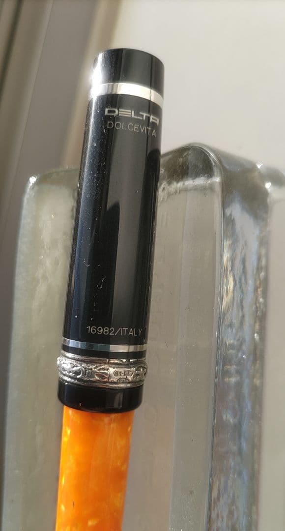 ★プール★　デルタドルチェビータミディアム ボールペン