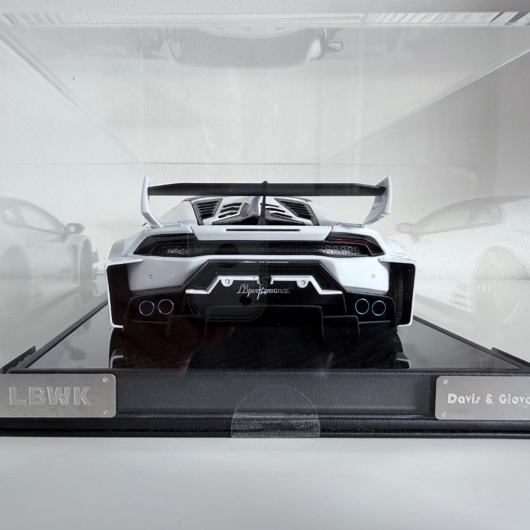 ミニカー LBWK special series HURACAN 1:18