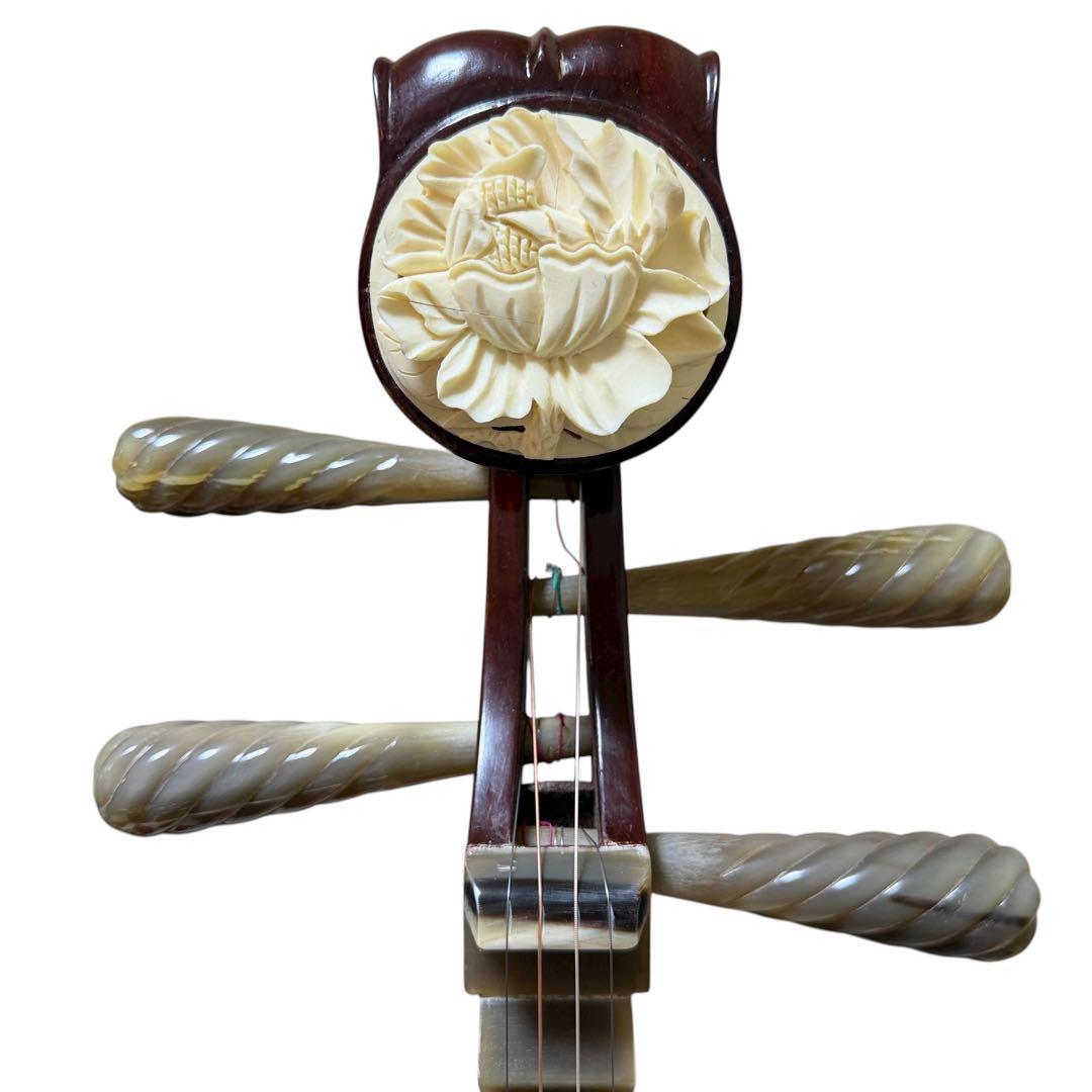 【美品】牡丹彫刻付き 中国琵琶 ピーパ 響き豊かな工芸モデル　新品弦1.2付き