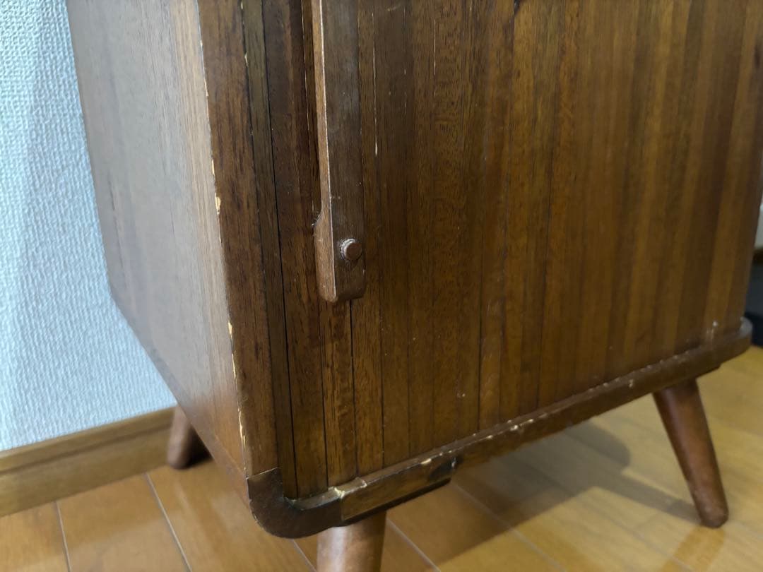 ビーカンパニー　アンティーク風木製キャビネット