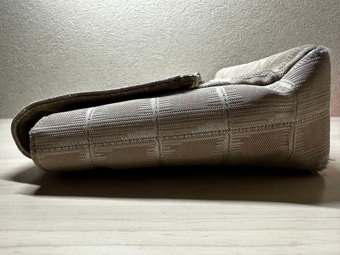 CHANEL　シャネル　ニュートラベルライン　ショルダーバッグ　チェーンバッグ