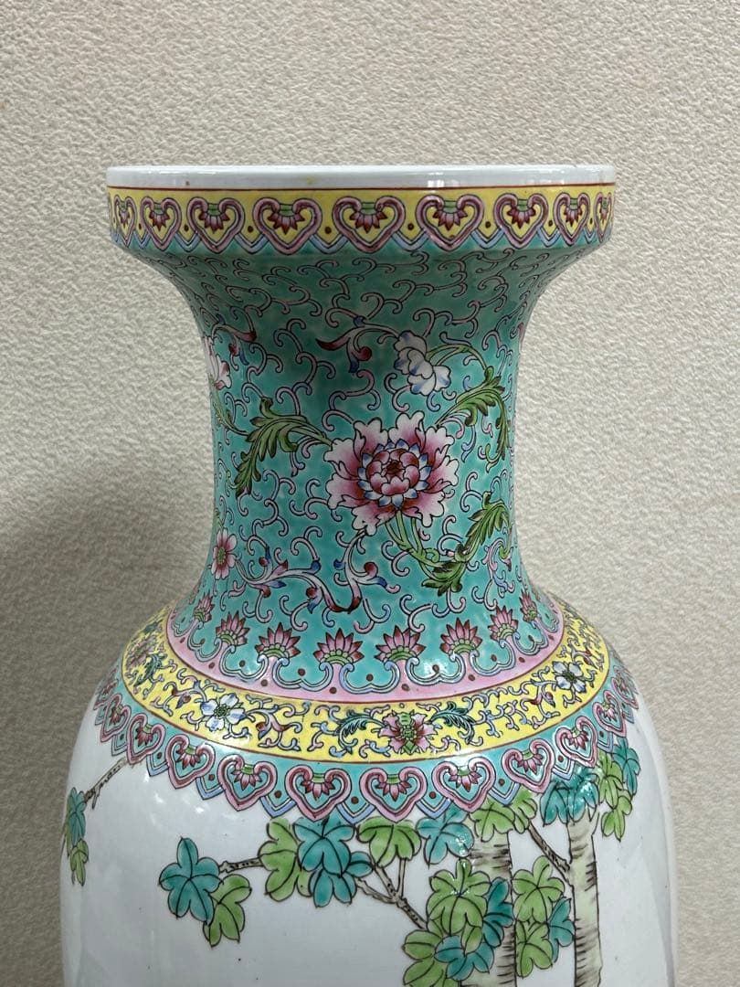 中国 景徳鎮製 孔雀牡丹図大瓶 送料込み0325