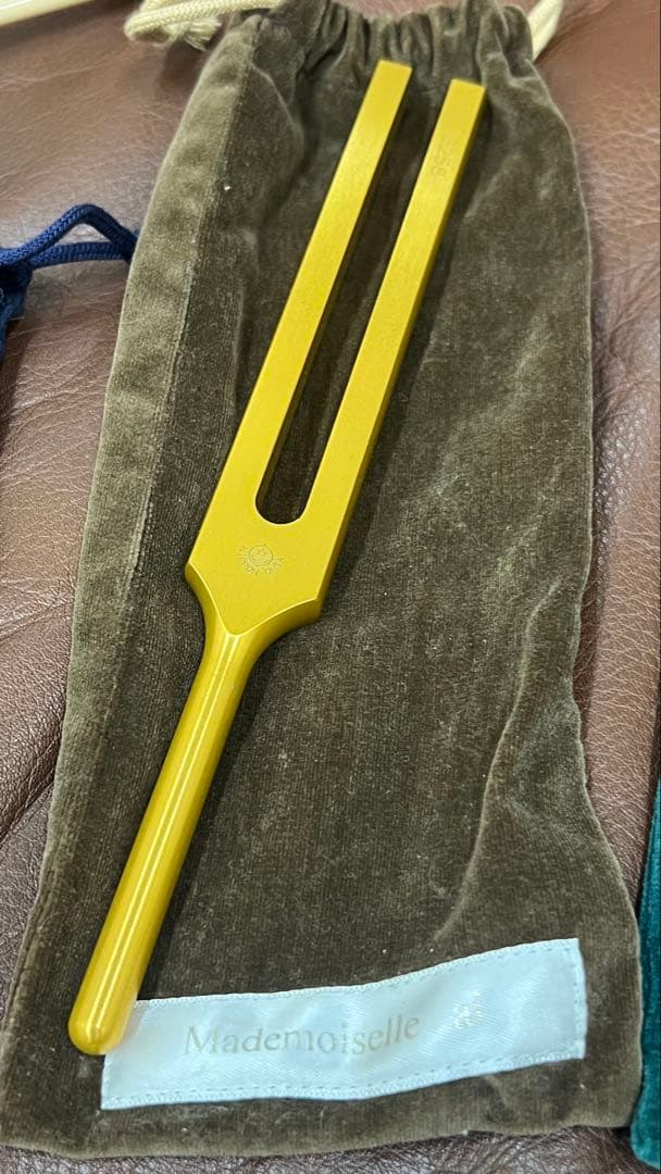 マドモアゼル愛　３本　クリアリングチューナー　美品　開運占い　瞑想楽器快眠