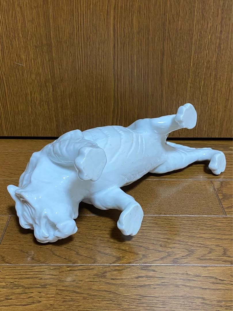 骨董品 陶器 虎 トラ 寅 タイガー 置物 磁器 干支 縁起物 工芸 白陶器