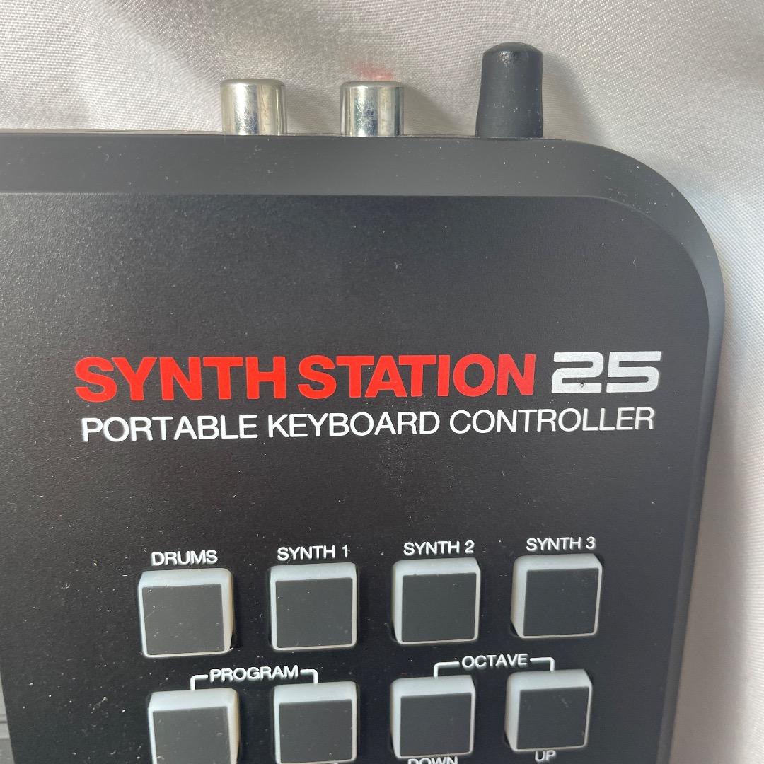 AKAI SynthStation25 iPhone MIDIコントローラ25鍵 - メルカリ