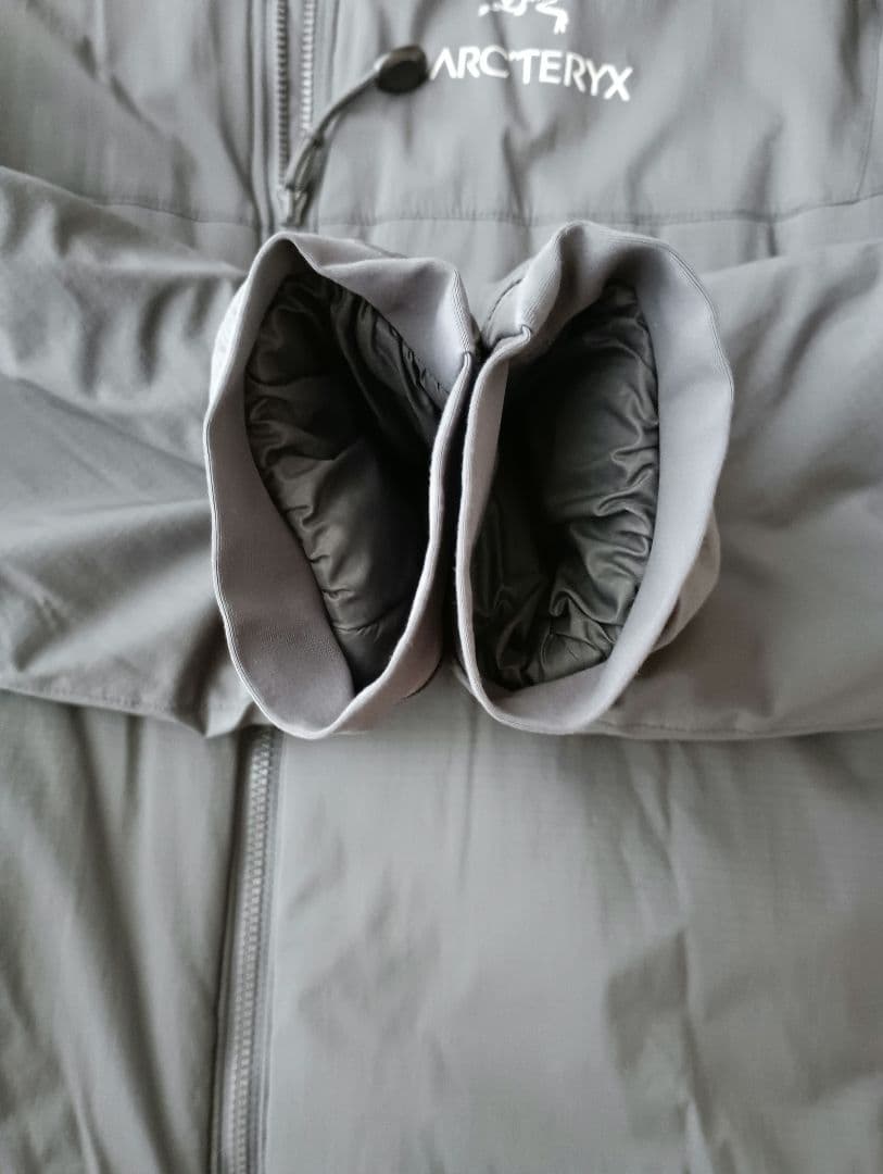 タグ有美品　ビームス購入 ARC’TERYX　atomarhoody　Pilot