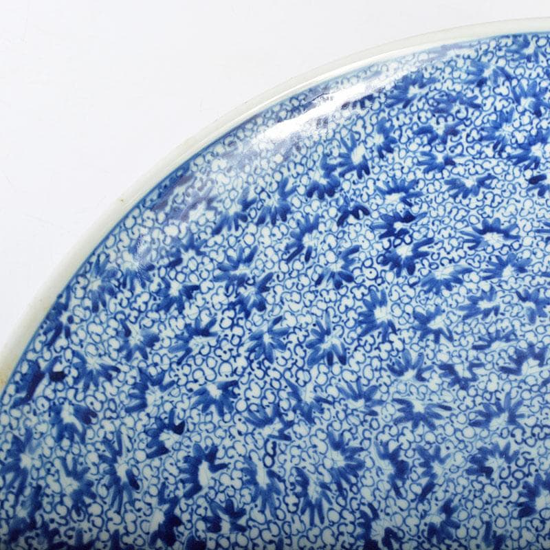伊万里焼古伊万里 染付 総花唐草文 飾皿 大皿 大明成化年製銘 M R4605B
