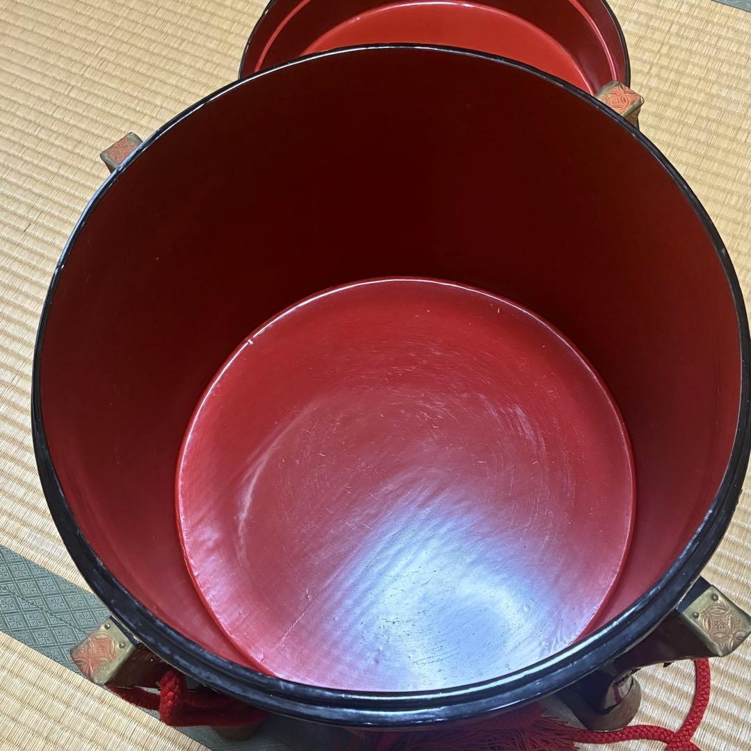 漆器　行器　外居　円筒型　4本脚　蓋付き　年代物アンティーク品　餅まき用　木箱付